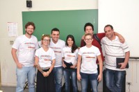 /album/agenciastorm/gabriel-martins-leticia-gioia-filipe-burtin-patricia-cotto-fernanda-vandurscolo-e-diego-torres-com-o-professor-de-audiovisual-giuliano-machado-jpeg/